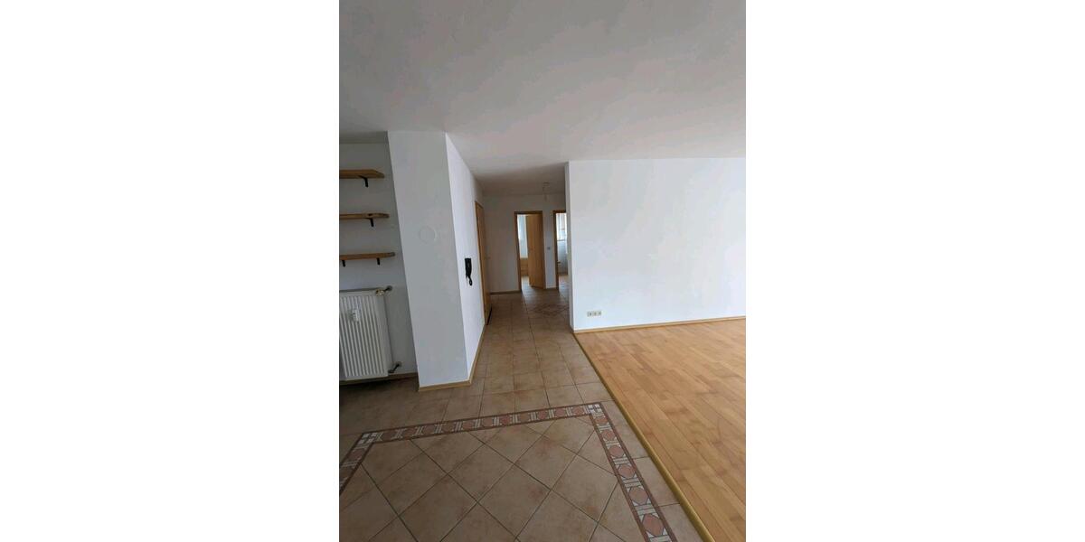 Helle 3 Zimmer Wohnung mit Balkon in ruhiger Lage zu vermieten 3 zimmer