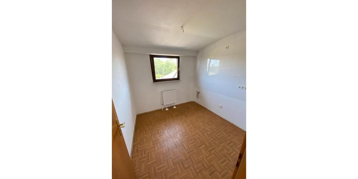 Dachgeschoßwohnung Saarlouis - 3 Zimmer, 81 m&sup2;, 770&euro; | Angebot:26049461