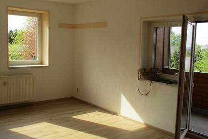 3-Raum-Wohnung mit Balkon und herrlichem Ausblick in Lengefeld zu vermieten 3 zimmer
