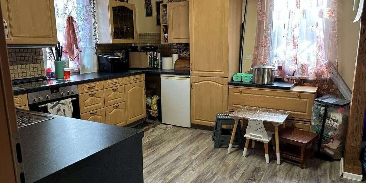 Hier können 1-2 Familien wohnen, 6,5-Zimmer, in sehr ruhiger Lage von Krölpa - Maisonettenwohnung Krölpa b. Pößneck | Angebot:27273446