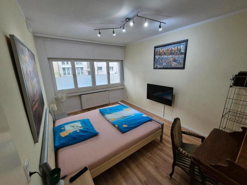 WG Zimmer Köln Süd ( zwischen Miete 3 Monate ab November)
