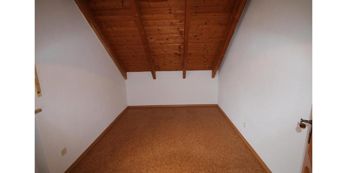 Dachgeschoßwohnung Zell - 3 Zimmer, 73 m&sup2;, 482&euro; | Angebot:26489973
