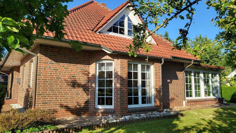 Einfamilienhaus Saterland / Scharrel (Oldenburg) Scharrel - 7 Zimmer, 246 m&sup2;, 1.200&euro; | Angebot:24873775