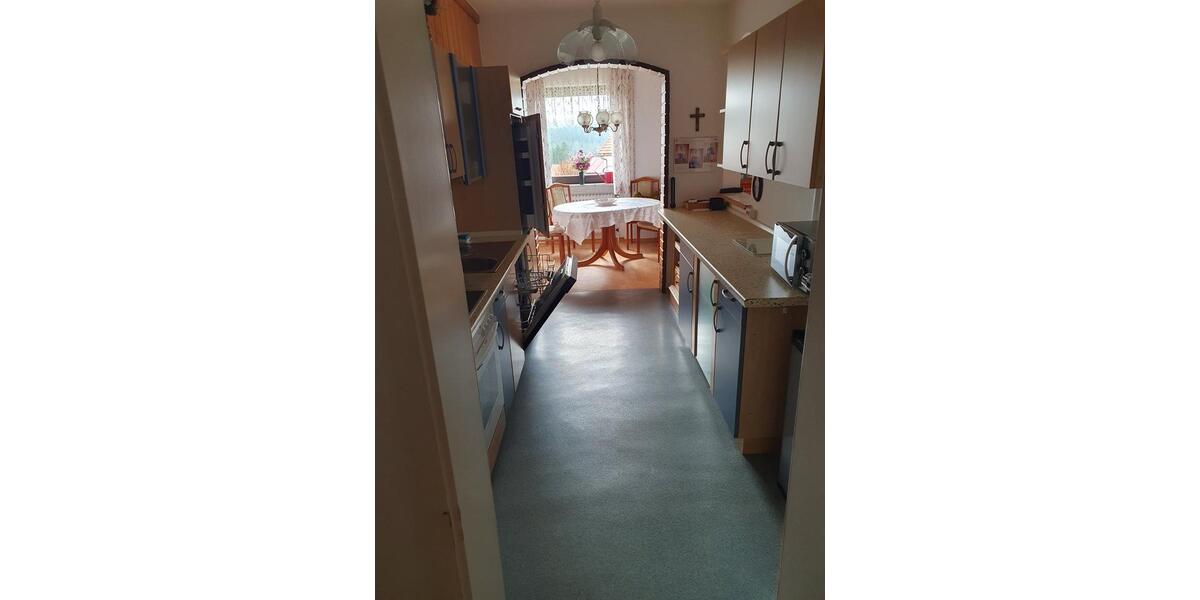 Etagenwohnung Pullenreuth - 3 Zimmer, 100 m&sup2;, 700&euro; | Angebot:25840266