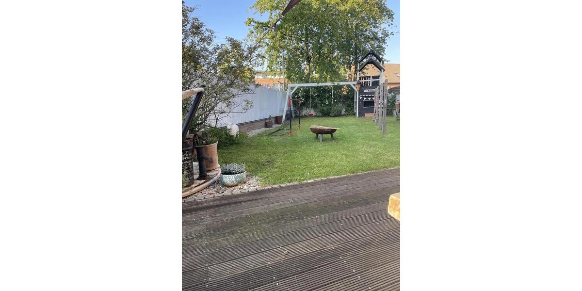 Wunderschöne Erdgeschosswohnung mit großem Privatgartwen zimmer