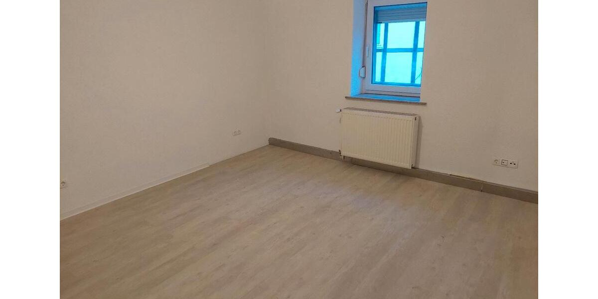 Erdgeschoßwohnung Lemgo - 3 Zimmer, 90 m&sup2;, 600&euro; | Angebot:24772557