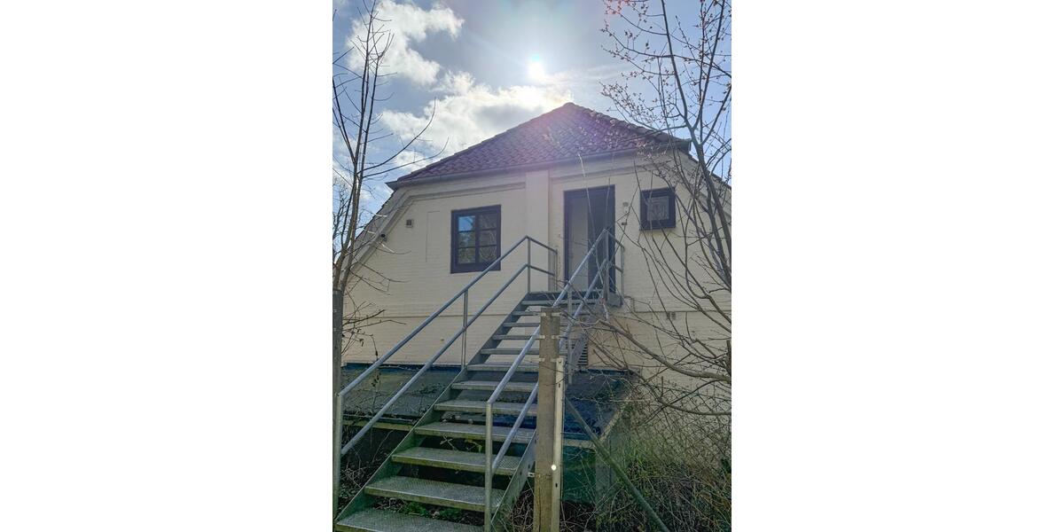 Dachgeschoßwohnung Flensburg - 2 Zimmer, 87 m&sup2;, 600&euro; | Angebot:26032905