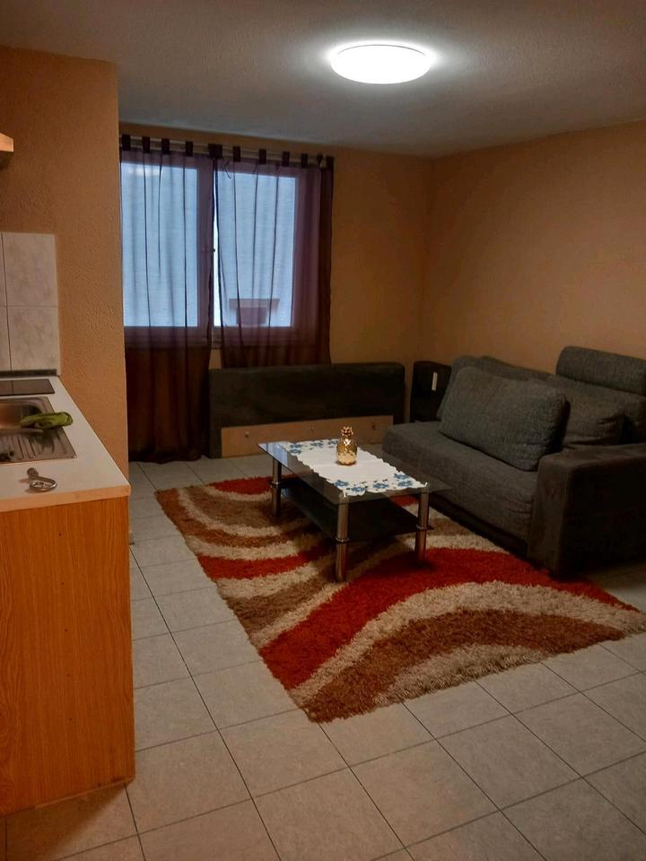 1 Zimmer mit badWC in Rottenburg Frommenhausen