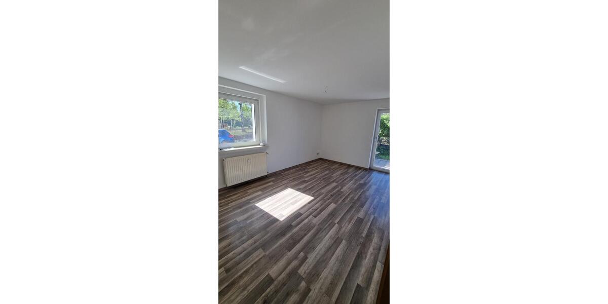 Erdgeschoßwohnung Lichtenstein (Sachsen) - 2 Zimmer, 53 m&sup2;, 320&euro; | Angebot:26380339