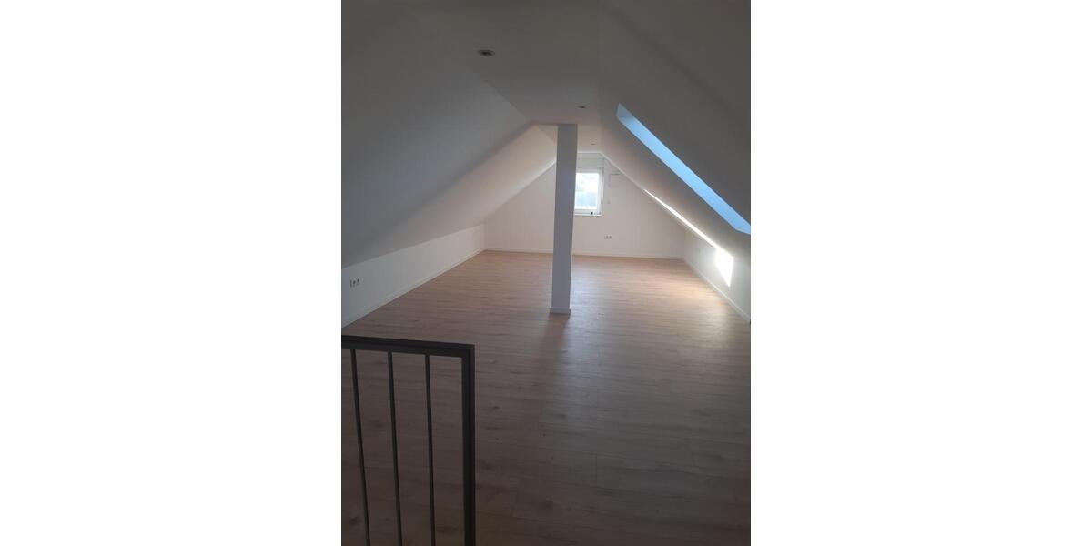 Dachgeschoßwohnung Eisingen - 3 Zimmer, 100 m&sup2;, 1.250&euro; | Angebot:25393577