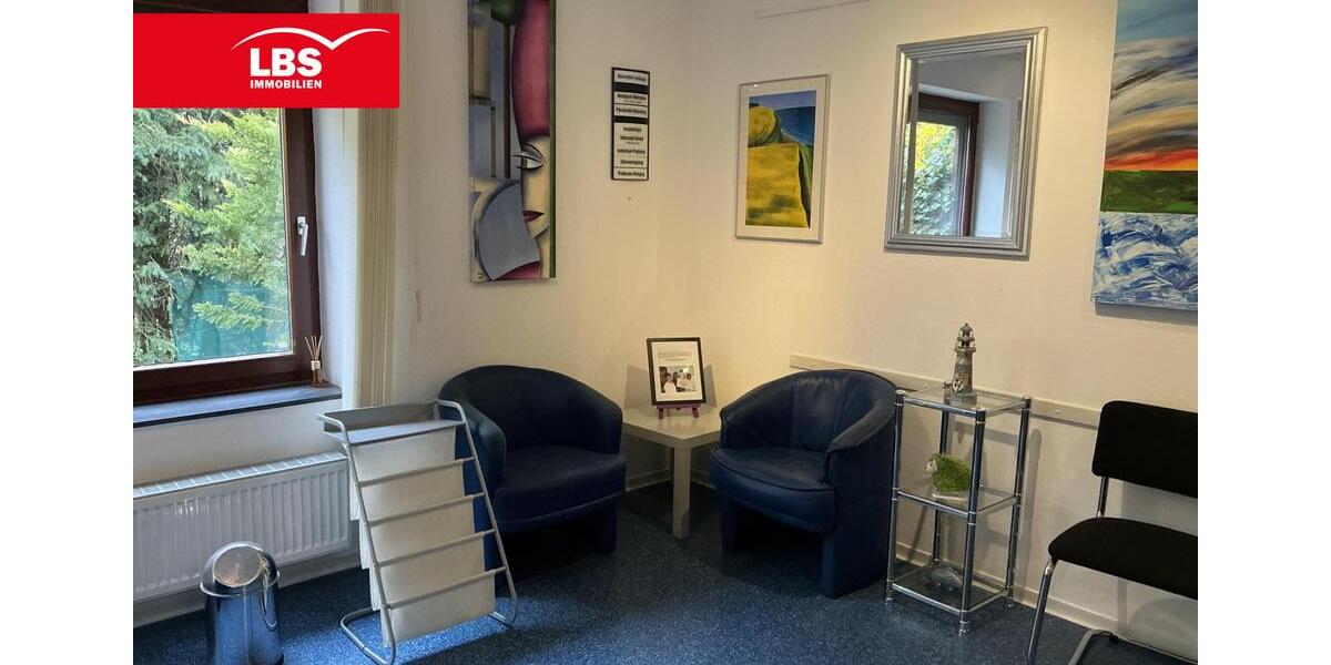 Zahnarztpraxis mit großzügiger Fläche zimmer