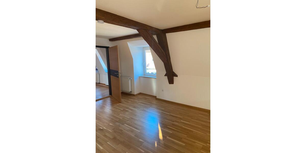 Dachgeschoßwohnung Ellingen - 2.5 Zimmer, 70 m&sup2;, 680&euro; | Angebot:26222557