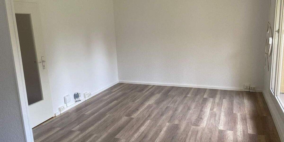 Zimmer Halle (Saale) Nördliche Neustadt - 3 Zimmer, 57 m&sup2;, 345&euro; | Angebot:25909343