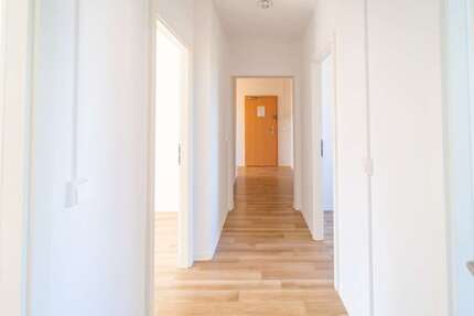 Wohnung zum Mieten in Chemnitz 463 € 90.28 m² 5 zimmer