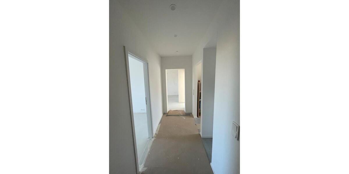 Frisch renovierte 3-Raum-Wohnung mit Balkon & Parkplatz 3 zimmer