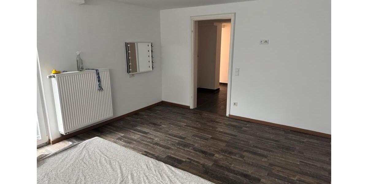 Etagenwohnung Düren - 2 Zimmer, 100 m&sup2;, 1.000&euro; | Angebot:27544587