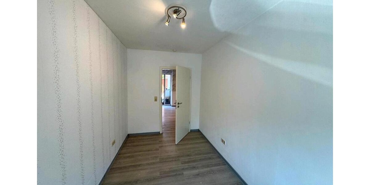 Erdgeschoßwohnung Schiffweiler - 3 Zimmer, 65 m&sup2;, 650&euro; | Angebot:25724882