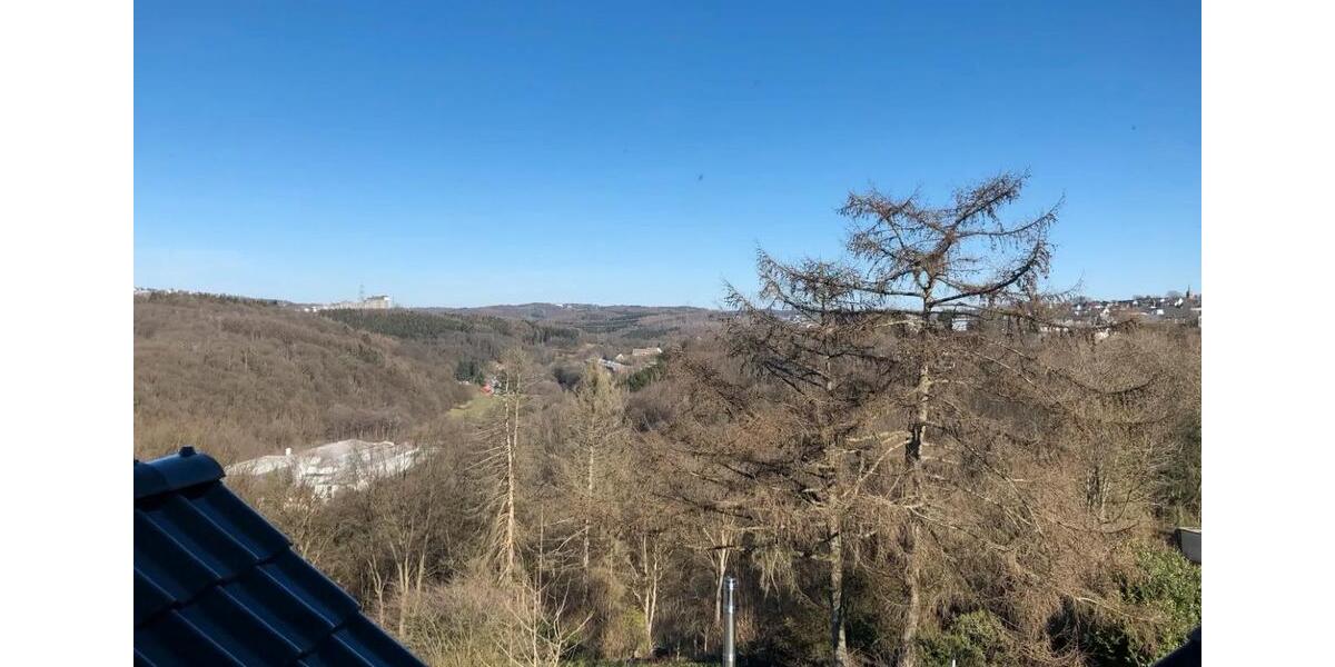 Sanierte Dachgeschosswohnung mit Weitblick in Remscheid Hasten 2 zimmer