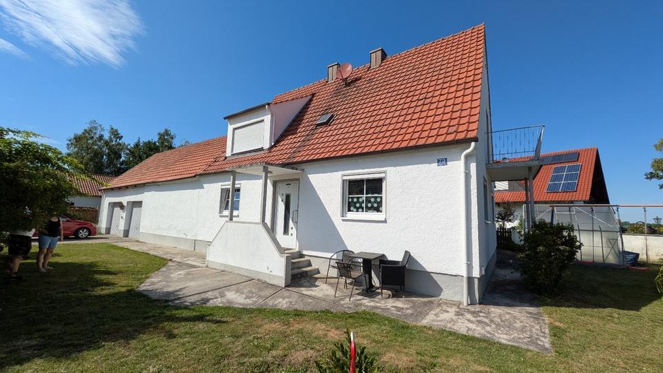 Älteres Einfamilienhaus mit Doppelgarage in Karlskron zur Miete