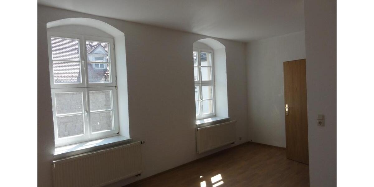 Etagenwohnung Laucha an der Unstrut - 2 Zimmer, 63 m&sup2;, 295&euro; | Angebot:25053400