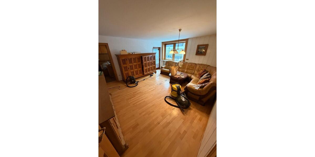 Etagenwohnung Homberg (Ohm) - 6 Zimmer, 158 m&sup2;, 1.400&euro; | Angebot:24653688