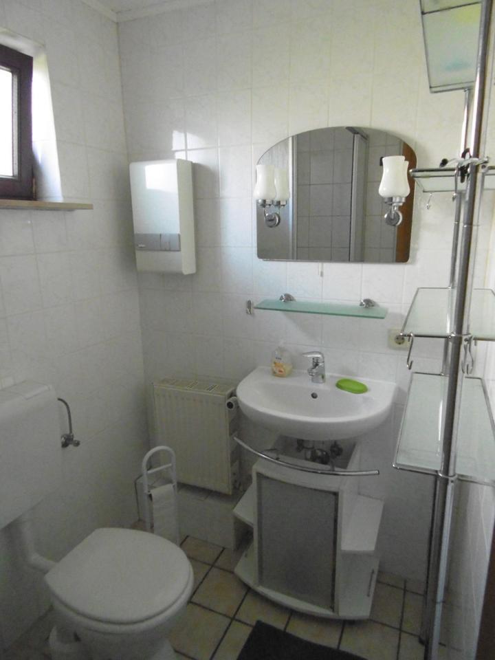Möblierte Wohnung in idyllischem kleinen Haus - frühestens verfügbar ab November 2025 zimmer