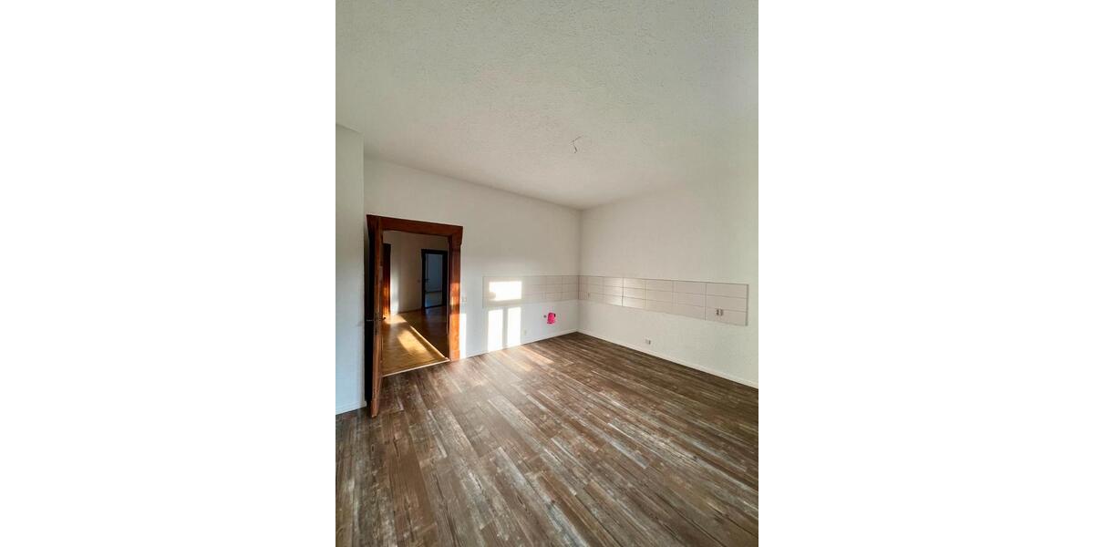 Etagenwohnung Bad Tabarz - 3 Zimmer, 113 m&sup2;, 820&euro; | Angebot:25432772