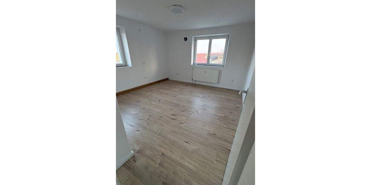 Etagenwohnung Geisenhausen - 3 Zimmer, 75 m&sup2;, 780&euro; | Angebot:24834813