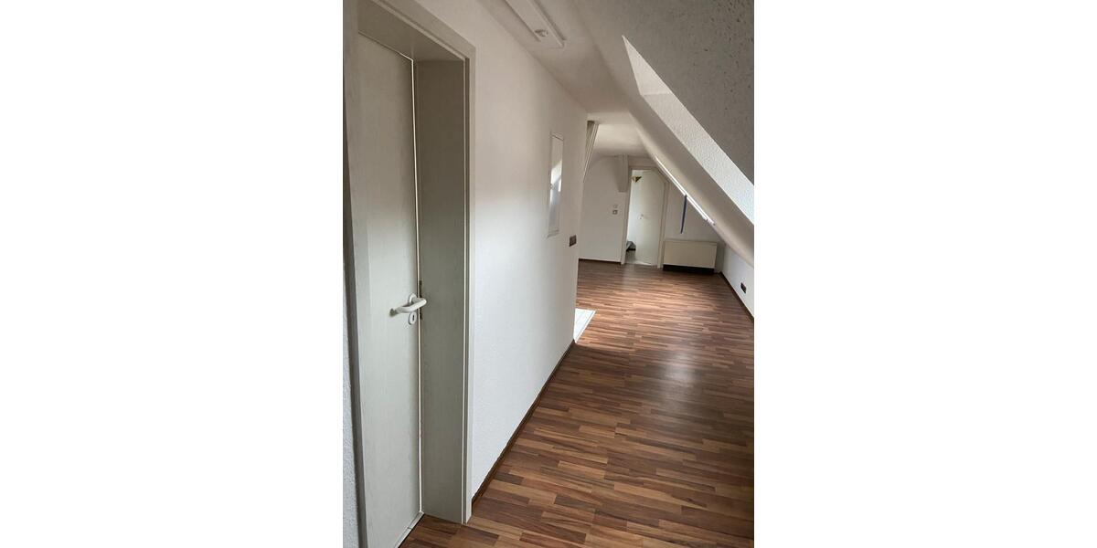 Dachgeschoßwohnung Burg Stargard - 2 Zimmer, 56 m&sup2;, 300&euro; | Angebot:23293987