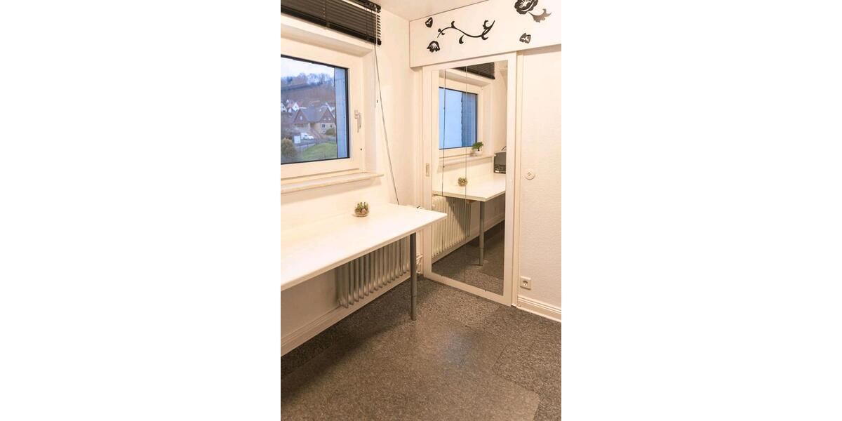 3 Zimmer DG-Wohnung zu vermieten, teilmöbliert, ab April 2026 3 zimmer