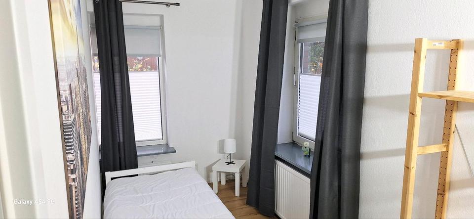Erdgeschoßwohnung Norden - 5 Zimmer, 102 m&sup2;, 1.290&euro; | Angebot:24614351