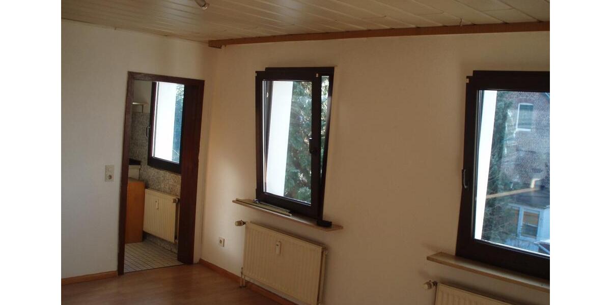 Dachgeschoßwohnung Wuppertal Gemarkung Vohwinkel - 1 Zimmer, 28 m&sup2;, 290&euro; | Angebot:26578601