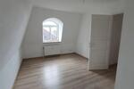 2-Zimmer-Dachgeschosswohnung mit separatem Bad – attraktiv 2 zimmer