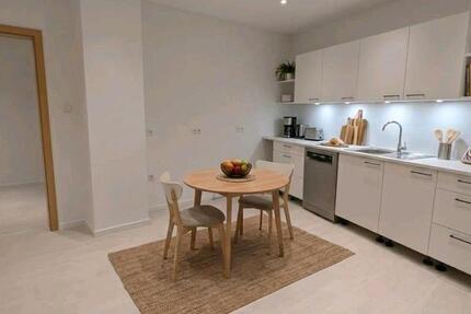 Sanierte 3 Zimmer Wohnung mit Küche in Neustadt 3 zimmer