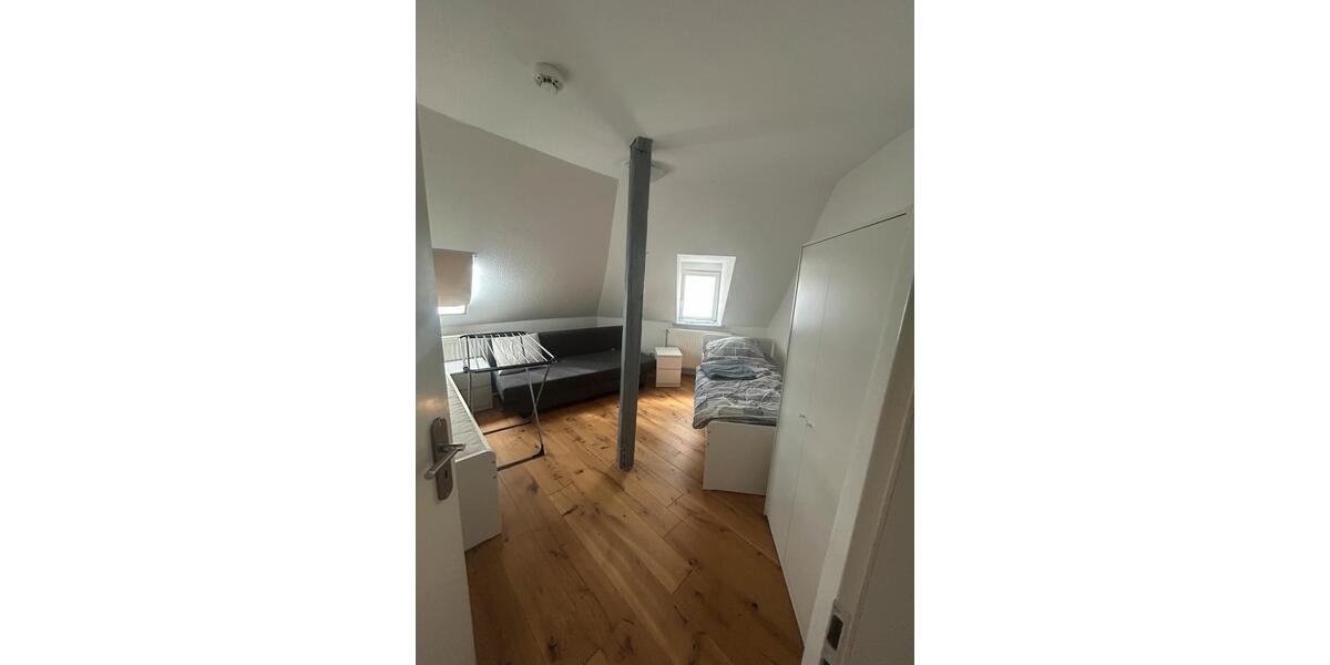 Dachgeschoßwohnung Rostock - 3 Zimmer, 65 m&sup2;, 22&euro; | Angebot:22468013