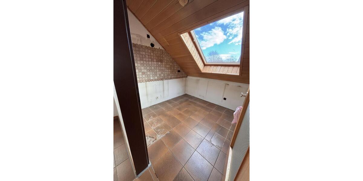 Dachgeschoßwohnung Paderborn Univiertel - 2 Zimmer, 76 m&sup2;, 600&euro; | Angebot:25959232