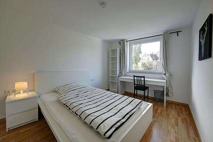 WG-Zimmer in Stuttgart 530 € 11 m² zimmer