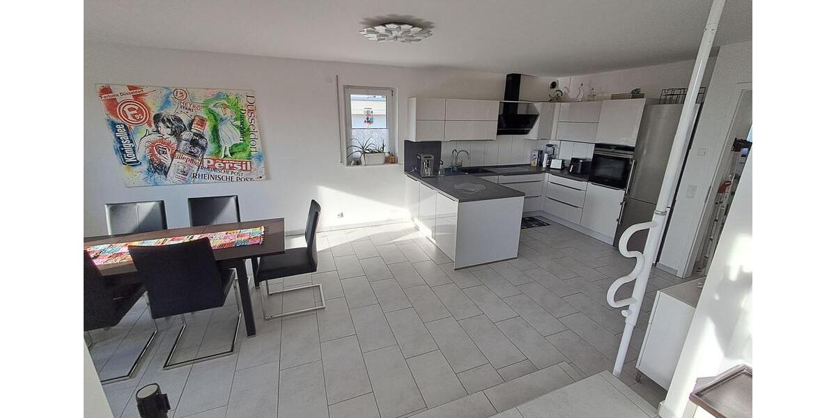 Etagenwohnung Bergisch Gladbach Alt-Frankenforst - 4 Zimmer, 140 m&sup2;, 1.820&euro; | Angebot:25079589