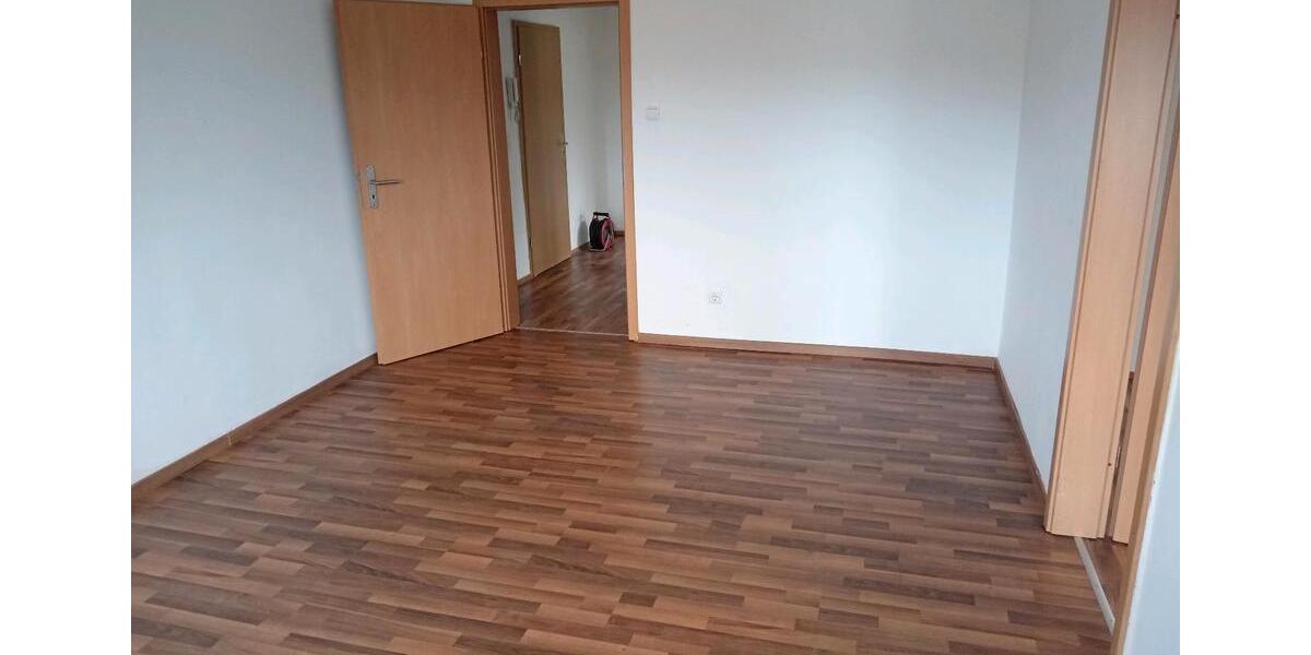 Etagenwohnung Flöha - 3 Zimmer, 69 m&sup2;, 420&euro; | Angebot:25932534