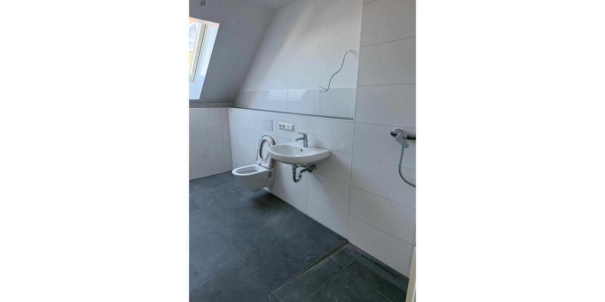 Dachgeschoßwohnung Leinburg - 2.5 Zimmer, 85 m&sup2;, 1.345&euro; | Angebot:24744591