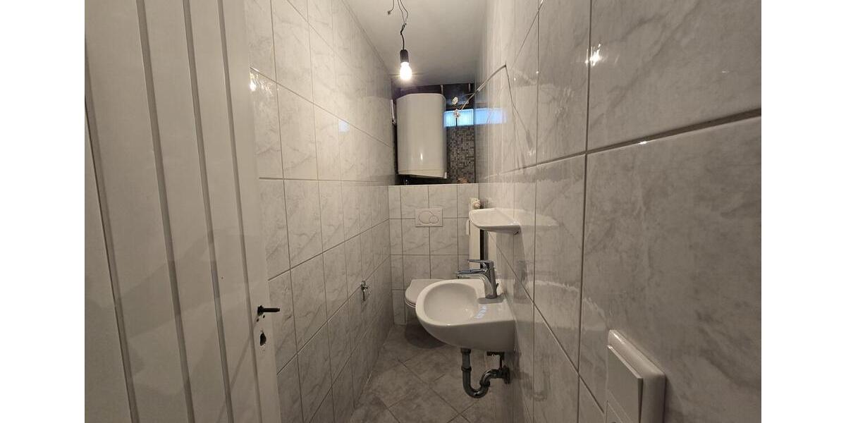 Dachgeschoßwohnung Offenbach am Main - 5 Zimmer, 200 m&sup2;, 2.600&euro; | Angebot:24441320