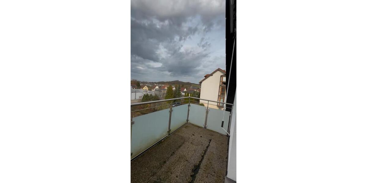 Dachgeschoßwohnung Ebersdorf bei Coburg - 5 Zimmer, 85 m&sup2;, 360&euro; | Angebot:23703572