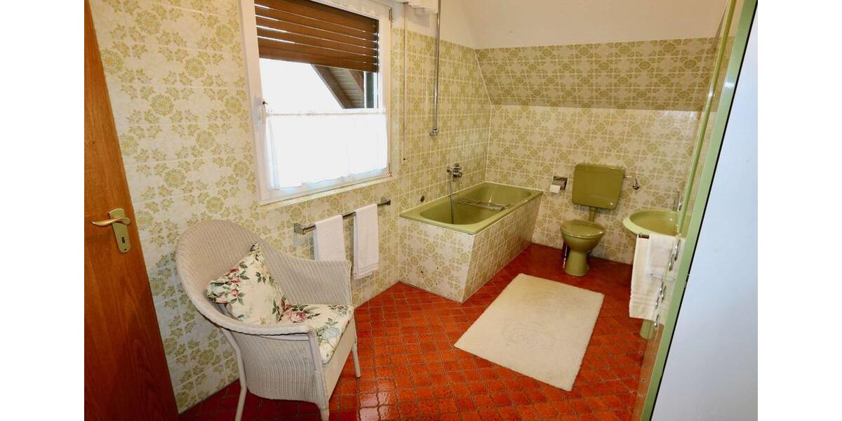 Etagenwohnung Overath - 3 Zimmer, 100 m&sup2;, 1.000&euro; | Angebot:24992525