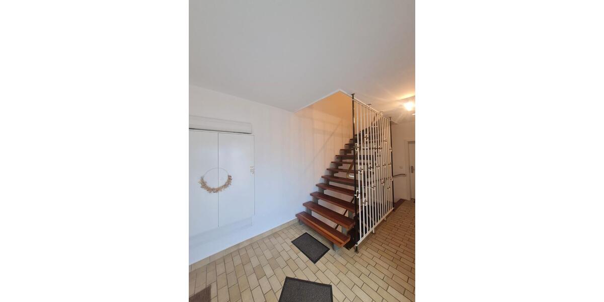 Dachgeschoßwohnung Bad Emstal - 1 Zimmer, 67 m&sup2;, 600&euro; | Angebot:26335140