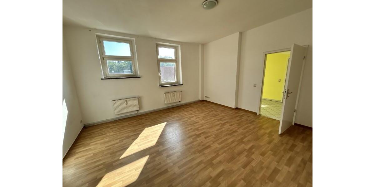 Etagenwohnung Hainichen - 3 Zimmer, 93 m&sup2;, 650&euro; | Angebot:19957940
