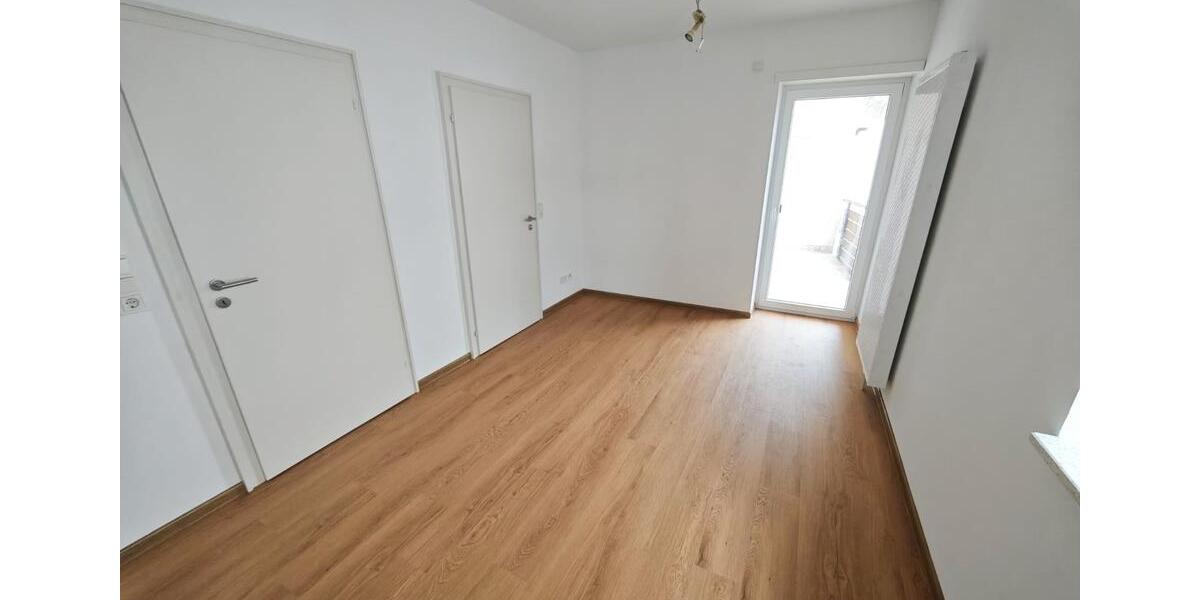 Hochparterre Schmelz - 3.5 Zimmer, 96 m&sup2;, 750&euro; | Angebot:26293941