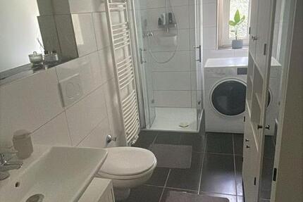 Schöne modernisierte Wohnung - ruhig & zentral gelegen: 2-ZKB mit Einbauküche