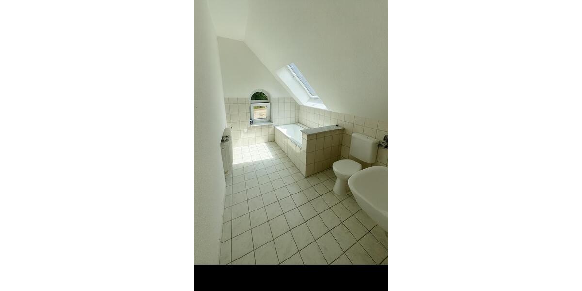 Dachgeschoßwohnung Leopoldshöhe - 4 Zimmer, 950&euro; | Angebot:23669607