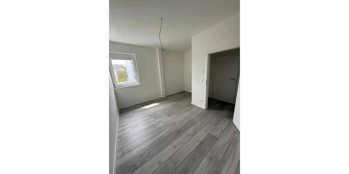 Etagenwohnung Pforzheim - 3 Zimmer, 95 m&sup2;, 1.350&euro; | Angebot:26594449