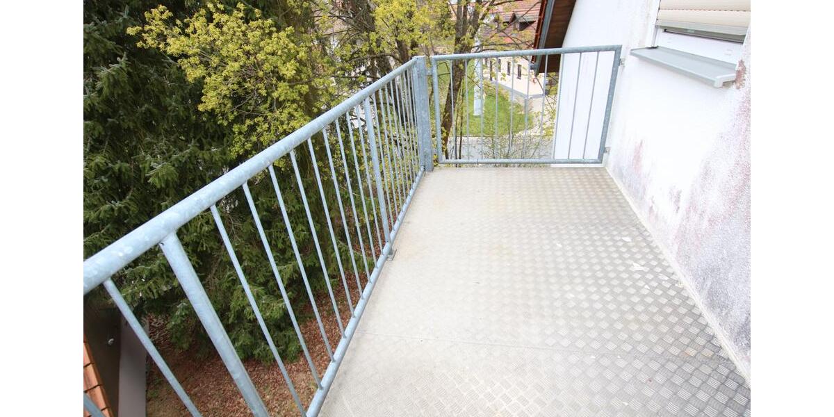 Dachgeschoßwohnung Zell - 3 Zimmer, 73 m&sup2;, 482&euro; | Angebot:26489973